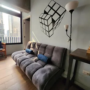 Granat, Con Parqueo En Cuatro Grados Norte Apartamento